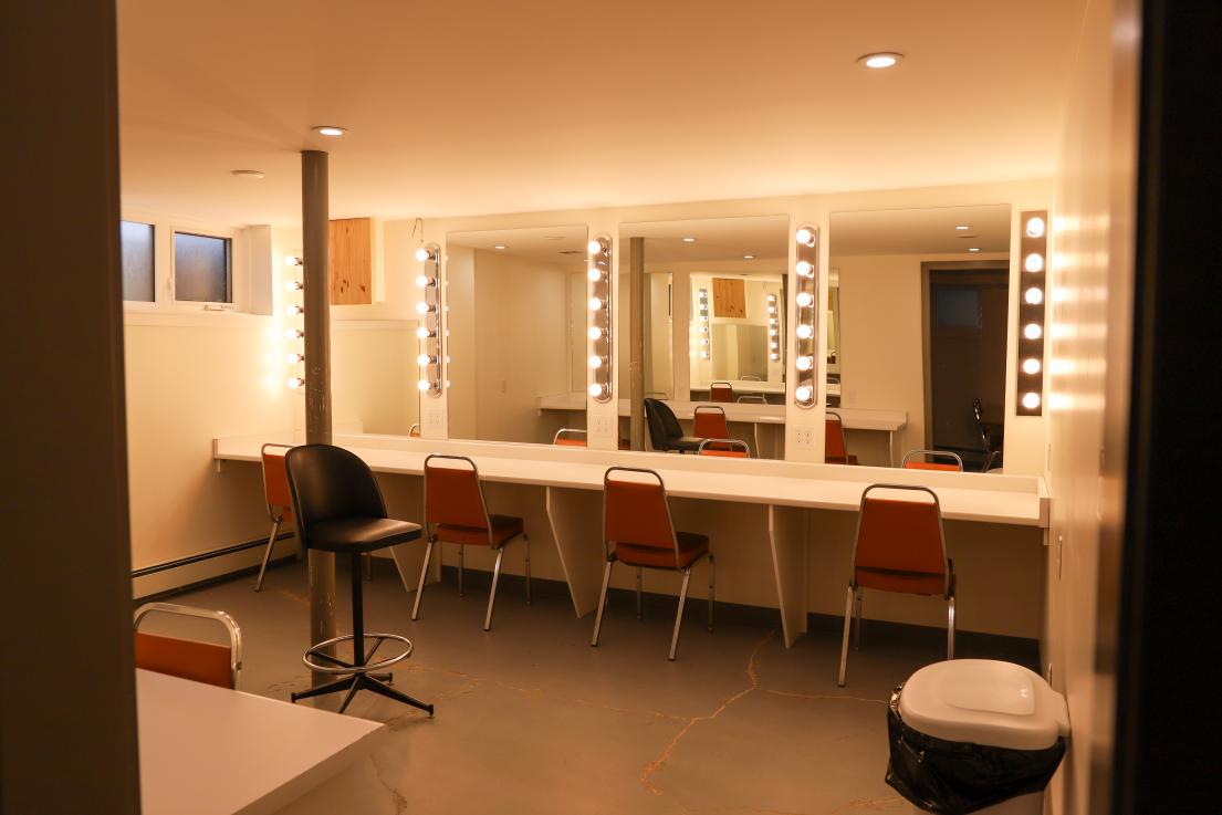 Make up room